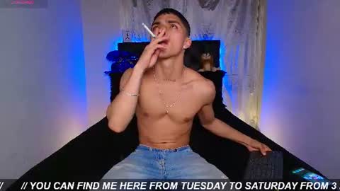 Snapshot of james1lee_ chatting on July 28, 4:41 am LeonardoInsta LeonardoperezcoPvt open online show from July 28, 4:41 am