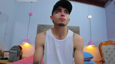 Snapshot of james_06_ chatting on April 18, 12:20 pm james_06_ online show from April 18, 12:20 pm