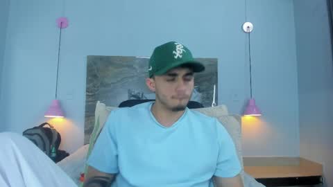 Snapshot of james_06_ chatting on May 18, 11:27 am james_06_ online show from May 18, 11:27 am