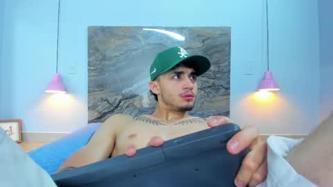 Snapshot of james_06_ chatting on May 21, 11:39 am james_06_ online show from May 21, 11:39 am