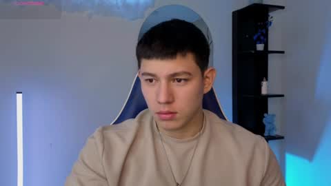 james_cr online show from June 19, 12:31 pm