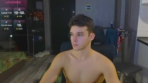 Snapshot of james_friends chatting on May 31, 8:21 pm James online show from May 31, 8:21 pm