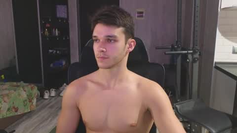 Snapshot of james_friends chatting on June 14, 7:38 pm James online show from June 14, 7:38 pm