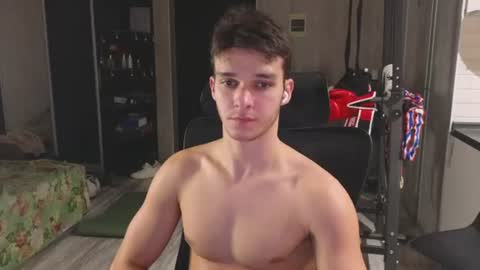 Snapshot of james_friends chatting on June 23, 10:19 pm James online show from June 23, 10:19 pm