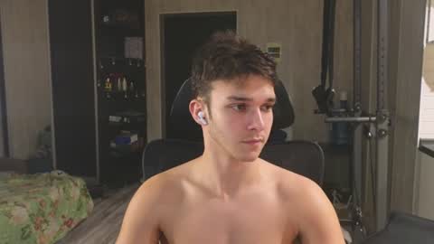 Snapshot of james_friends chatting on June 29, 9:04 pm James online show from June 29, 9:04 pm