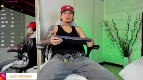 Snapshot of jamesdekker chatting on September 14, 10:58 am jamesdekker online show from September 14, 10:58 am