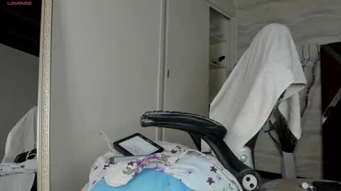 Snapshot of jamesdekker chatting on September 25, 8:29 am jamesdekker online show from September 25, 8:29 am