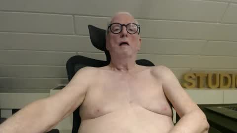 Snapshot of jamesgreyhound70 chatting on March 22, 11:52 pm JamesGreyhound70 online show from March 22, 11:52 pm