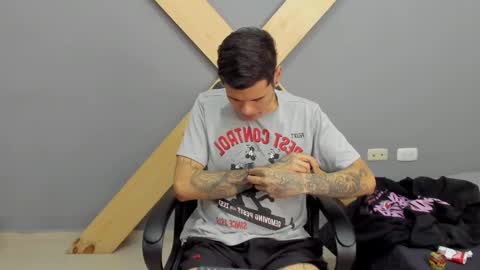 Snapshot of jamesinked_ chatting on December 16, 3:00 pm Jamesinked  online show from December 16, 3:00 pm