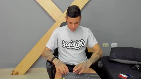 Snapshot of jamesinked_ chatting on December 27, 6:53 pm Jamesinked  online show from December 27, 6:53 pm