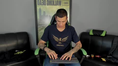 Snapshot of jamesinked_ chatting on January 11, 6:54 pm Jamesinked  online show from January 11, 6:54 pm