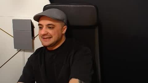 Snapshot of jamesmyersx chatting on October 28, 5:44 am JamesMyers online show from October 28, 5:44 am