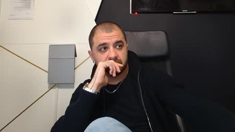 Snapshot of jamesmyersx chatting on November 24, 5:18 am JamesMyers online show from November 24, 5:18 am