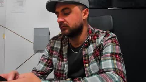 Snapshot of jamesmyersx chatting on December 3, 5:26 am JamesMyers online show from December 3, 5:26 am