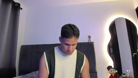 Snapshot of jamesowenn chatting on June 7, 2:37 am James Owenn online show from June 7, 2:37 am