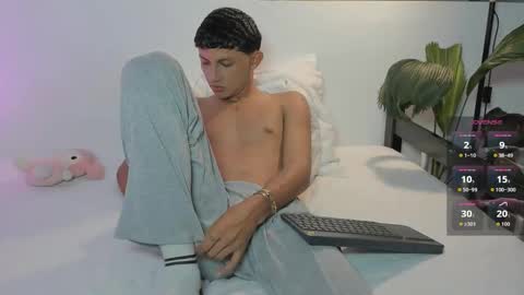 Snapshot of jamess_blanco chatting on March 5, 4:52 am jamess_blanco online show from March 5, 4:52 am