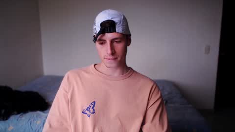 Snapshot of jamesss____ chatting on January 5, 8:10 pm jamesss____ online show from January 5, 8:10 pm