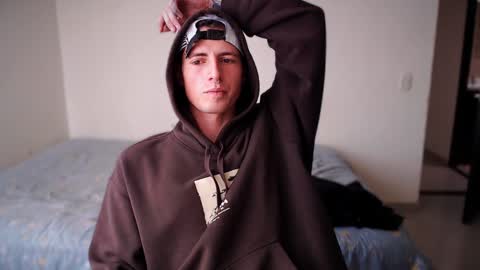 Snapshot of jamesss____ chatting on January 6, 6:31 pm jamesss____ online show from January 6, 6:31 pm