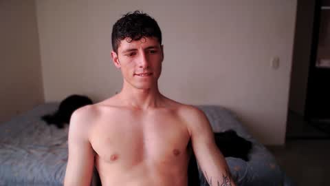 Snapshot of jamesss____ chatting on January 6, 9:32 pm jamesss____ online show from January 6, 9:32 pm