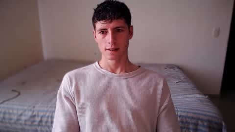 Snapshot of jamesss____ chatting on January 8, 3:50 pm jamesss____ online show from January 8, 3:50 pm