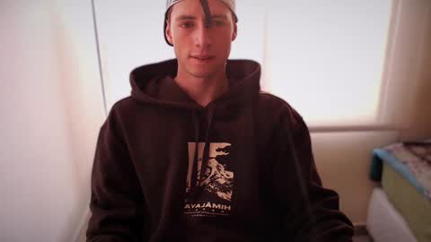 Snapshot of jamesss____ chatting on January 12, 10:22 pm jamesss____ online show from January 12, 10:22 pm