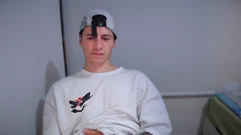 Snapshot of jamesss____ chatting on January 14, 3:01 am jamesss____ online show from January 14, 3:01 am