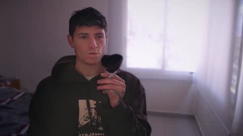 Snapshot of jamesss____ chatting on January 17, 2:50 pm jamesss____ online show from January 17, 2:50 pm