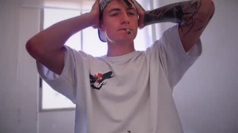 Snapshot of jamesss____ chatting on January 23, 4:59 pm jamesss____ online show from January 23, 4:59 pm