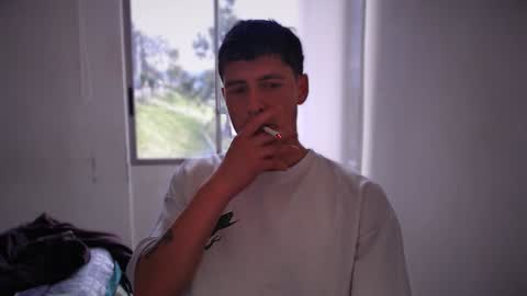 Snapshot of jamesss____ chatting on January 24, 8:32 pm jamesss____ online show from January 24, 8:32 pm