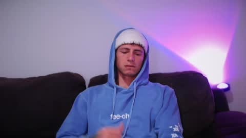 Snapshot of jamesss____ chatting on February 21, 6:15 pm jamesss____ online show from February 21, 6:15 pm