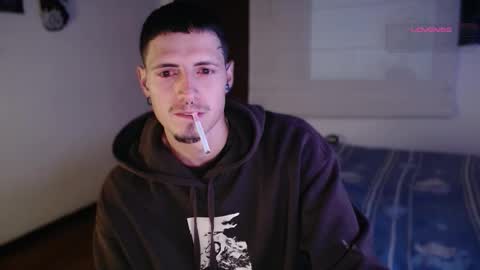 Snapshot of jamesss____ chatting on November 19, 11:38 pm jamesss____ online show from November 19, 11:38 pm