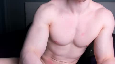 Snapshot of jamesstong chatting on February 21, 11:32 pm James Strong online show from February 21, 11:32 pm