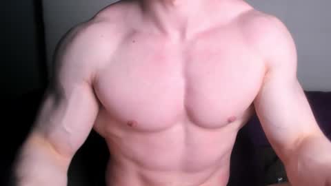 Snapshot of jamesstong chatting on November 19, 10:10 pm James Strong online show from November 19, 10:10 pm