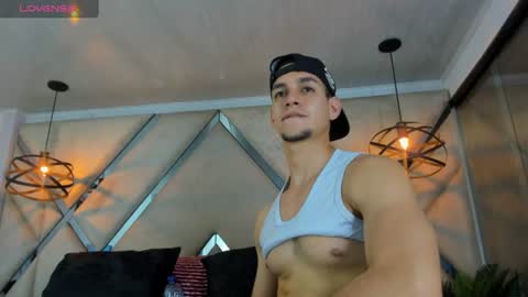 Snapshot of jamexxx1 chatting on July 1, 9:25 pm --- James --- online show from July 1, 9:25 pm