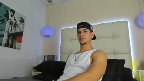 Snapshot of jamexxx1 chatting on August 7, 9:28 pm --- James --- online show from August 7, 9:28 pm