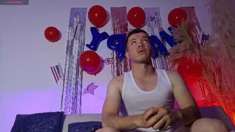Snapshot of jamie_spark chatting on July 4, 9:04 am jamie_spark online show from July 4, 9:04 am