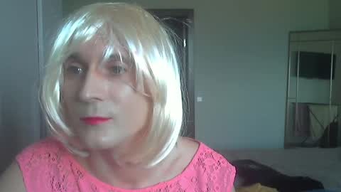 Snapshot of jane_cd chatting on May 26, 8:32 am jane_cd online show from May 26, 8:32 am