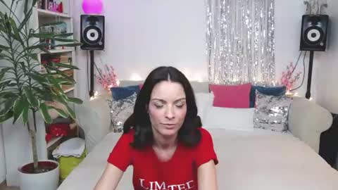 Snapshot of janedejay chatting on June 10, 7:13 pm JaneDejay online show from June 10, 7:13 pm