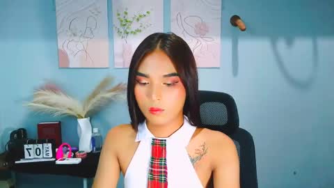 Janelarose online show from May 7, 9:14 am