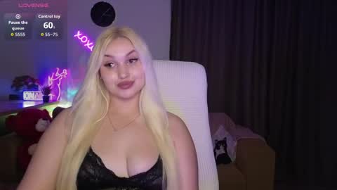 Snapshot of janemiss chatting on May 12, 8:06 pm Jane online show from May 12, 8:06 pm