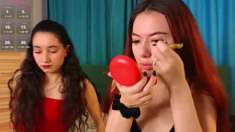 Snapshot of janet_yong chatting on December 16, 7:46 am Jenifer online show from December 16, 7:46 am