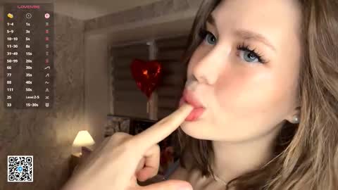 janetgriffith online show from March 6, 3:08 pm