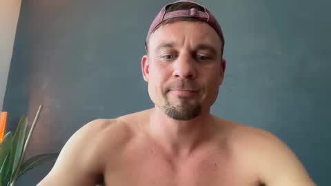 Snapshot of janettarobin chatting on April 7, 2:39 pm RoJan online show from April 7, 2:39 pm