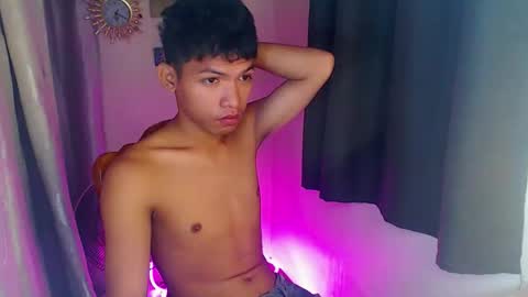 janlloyd04 online show from March 9, 1:20 am