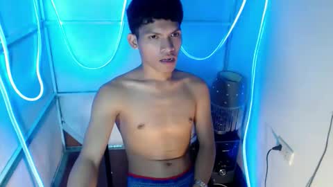 janlloyd04 online show from March 11, 2:56 pm