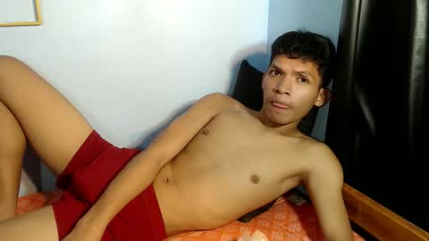 janlloyd04 online show from May 11, 9:04 am