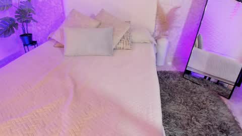 Snapshot of jannafoxx_ chatting on May 8, 7:08 pm online show from May 8, 7:08 pm