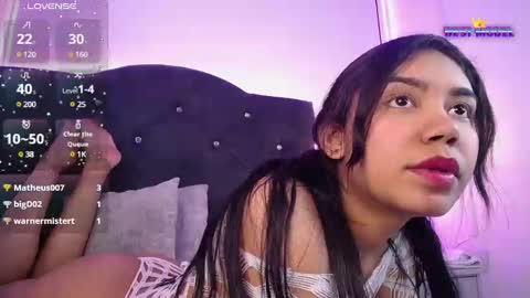 Snapshot of janne_moon chatting on December 18, 5:52 pm Janne online show from December 18, 5:52 pm