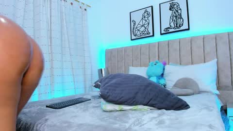 Snapshot of janne_moore chatting on February 18, 1:00 pm Jane online show from February 18, 1:00 pm