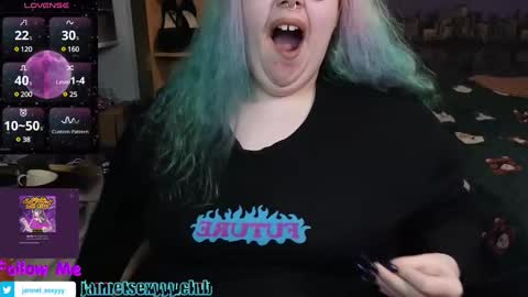 Snapshot of jannet_star chatting on December 11, 4:39 am Jannet online show from December 11, 4:39 am